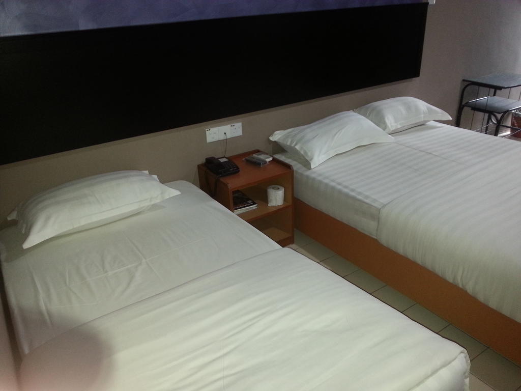 Oriental Inn Кучинг Екстериор снимка