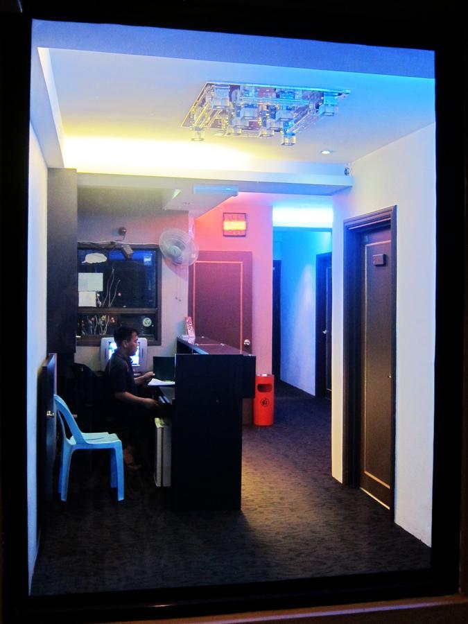 Oriental Inn Кучинг Екстериор снимка