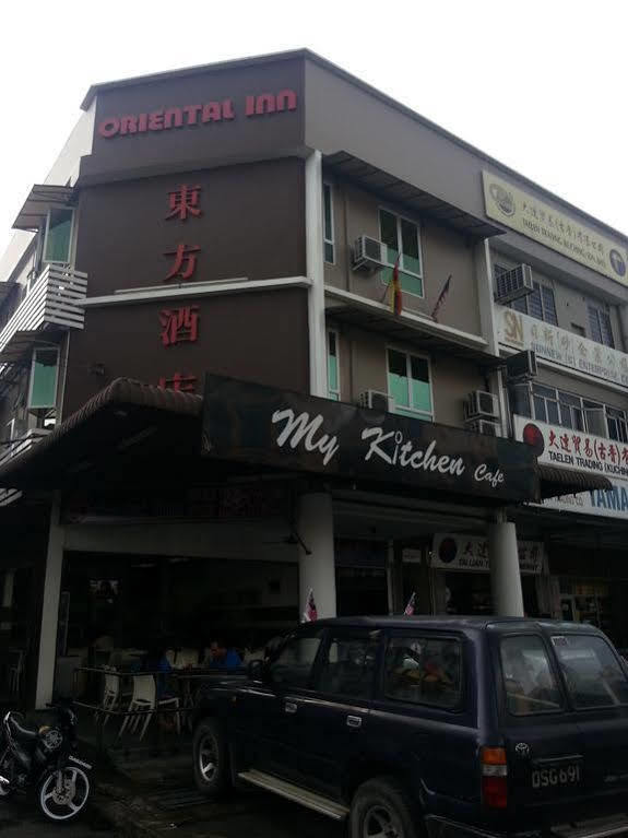 Oriental Inn Кучинг Екстериор снимка